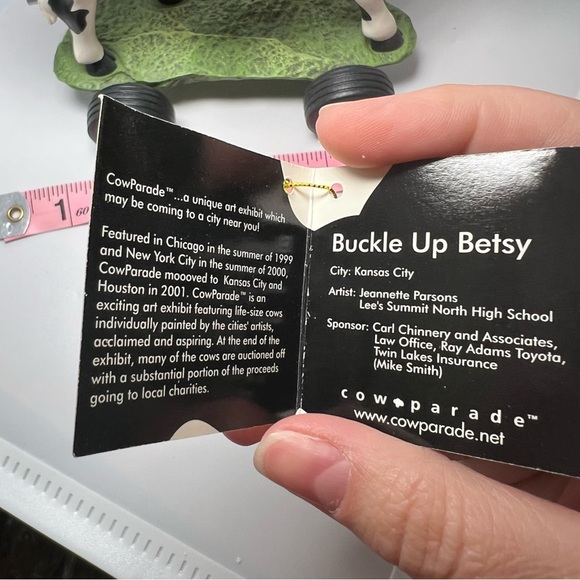 Cow Parade Buckle Up Betsy #9144 2002  Westland Giftware Rare - Picture 5 of 6